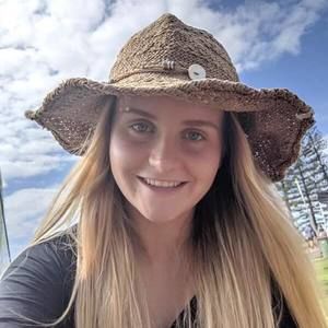 Meet your Posher, Dana